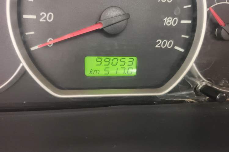 Used Wuling Hongguang 2015 1.5L S Basic Version China V Standard Odometer Close Up