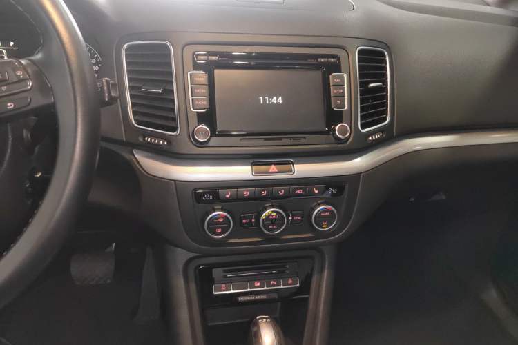 Used Volkswagen Sharan 2013 2.0 TSI Comfort Model
