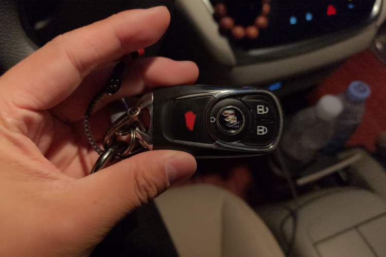 Used Buick GL8 2021 Land Cruiser Executive Class 652T Comfort Model Vehicle Key