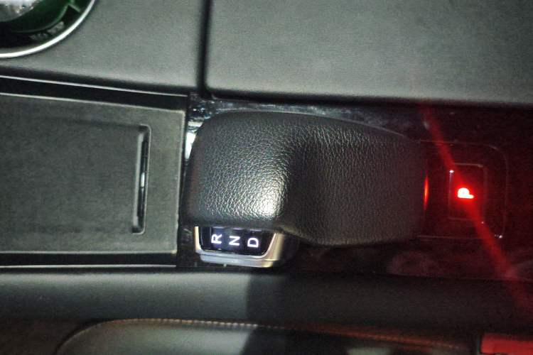 Used Hima AITO M5 2022 Extended-Range Four-Wheel Drive Performance Version Gear Lever