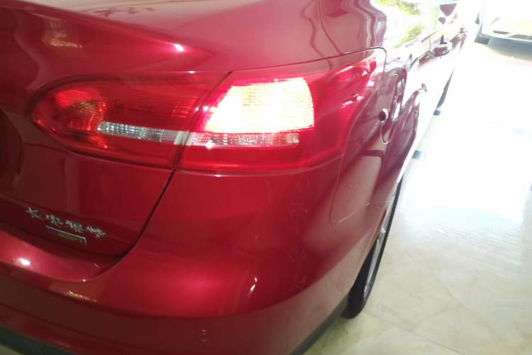 Used Ford Focus 2017 Sedan EcoBoost 180 Automatic Elite Model
