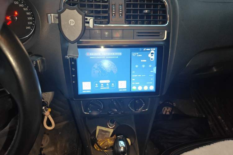 Used Volkswagen Polo 2016 1.6L Automatic Comfort Model Audio And AC Panel