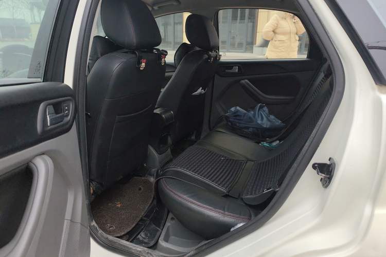 Used Ford Focus 2013 Hatchback Classic 1.8L Automatic Base Model
