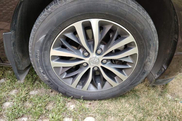 Used Buick GL8 2017 ES 28T Flagship Model China V Standard
