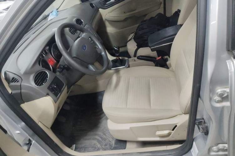 Used Ford Focus 2013 Sedan Classic 1.8L Manual Base Model Left Front Seat