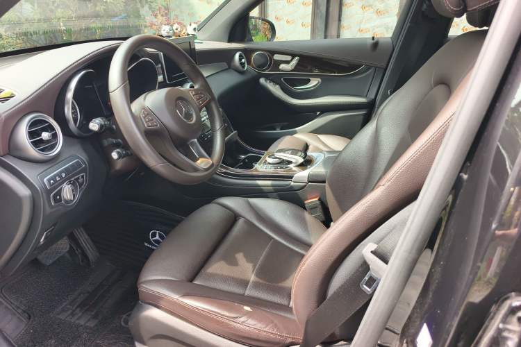 Used Mercedes-Benz GLC 2019 GLC 260 L 4MATIC Luxury Model Left Front Seat