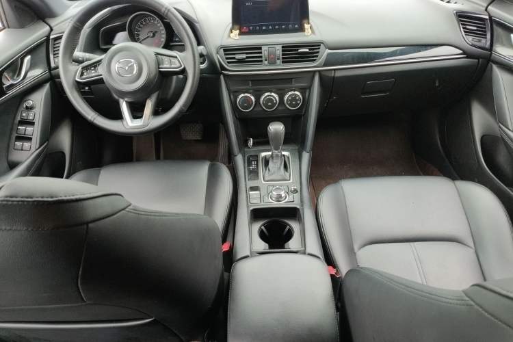 Used Mazda CX-4 2021 2.0L Automatic Two-Wheel Drive Blue Sky Dynamic Edition Center Console