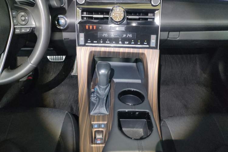 Used Toyota Avalon 2019 2.0L Luxury Edition China VI Standard
