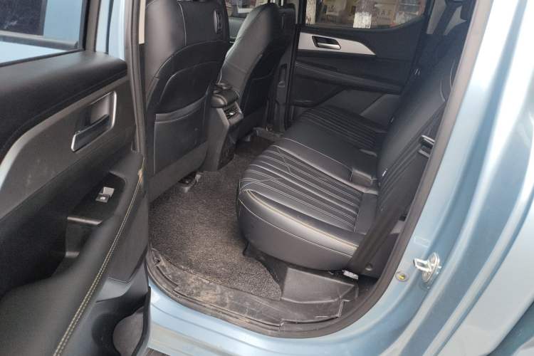 Used Great Wall King Kong Poer 2023 2.0T Automatic Diesel Two-Wheel-Drive Elite Version Flatbed GW4D20M
