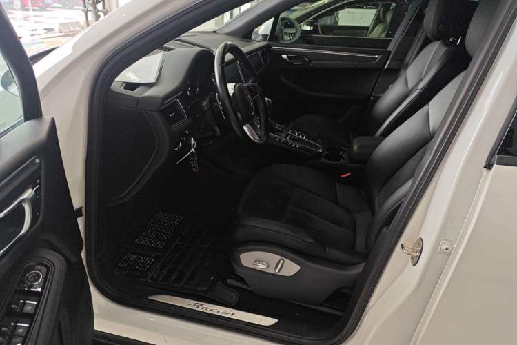 Used Porsche Macan 2017 Macan 2.0T Left Front Seat