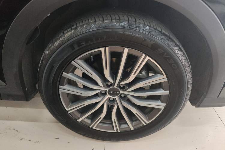 Used JETOUR X90 PLUS 2024 1.6TD Manual Yangfang PRO 5-Seater Right Front Wheel Hub