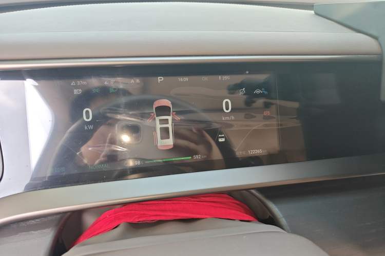 Used Denza D9 2022 EV 600 Four-Wheel Drive Prestige Model
