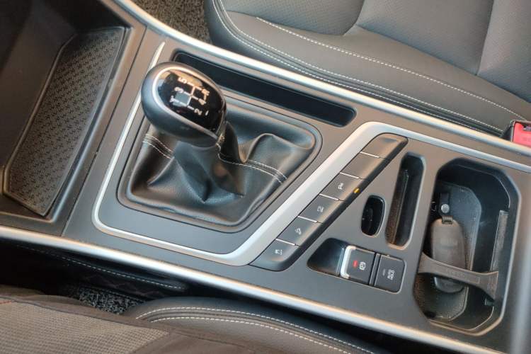 Used Geely Auto Vision X6 2018 1.8L Manual 4G Connect Luxury Edition