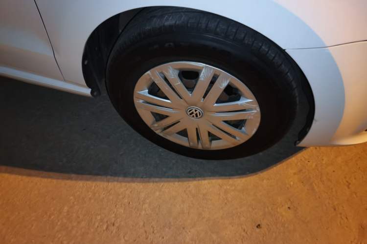 Used Volkswagen Polo 2016 1.4L Automatic Trendy Model Right Front Wheel Hub