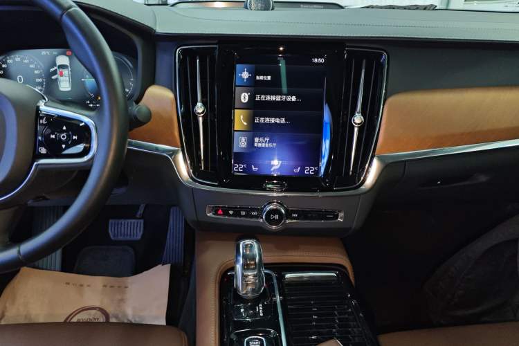 Used Volvo S90 New Energy 2019 T8 E-Drive Hybrid Intelligent Luxury Version China V Standard Audio And AC Panel