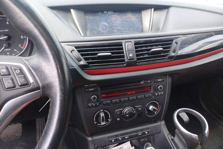 Used BMW X1 2015 sDrive18i Fashion Upgrade Edition Audio And AC Panel