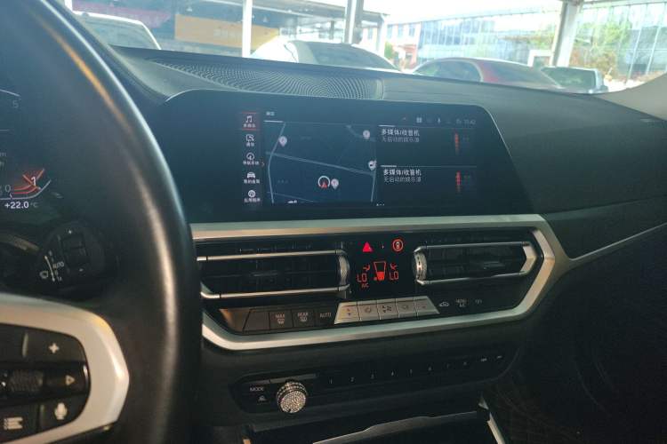 Used BMW 3 Series 2022 325i M Sport Package Audio And AC Panel