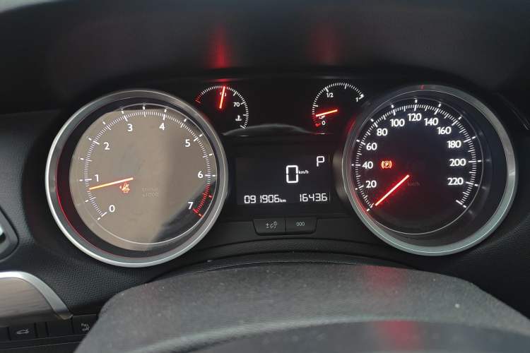 Used Peugeot 408 2015 1.2T Automatic Luxury Edition