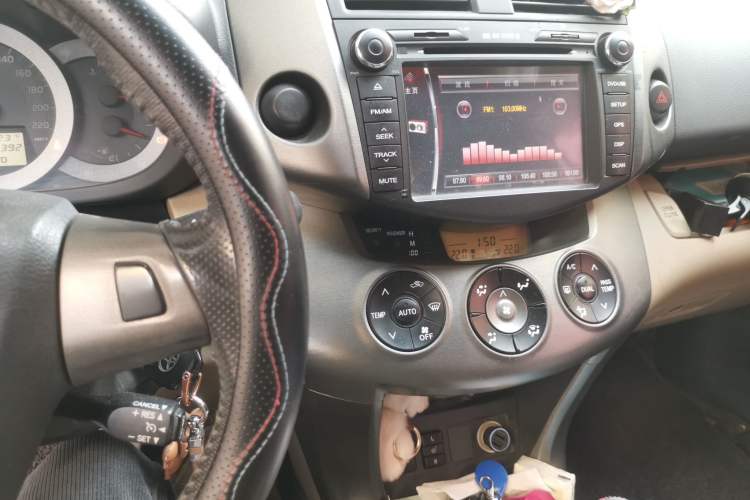 Used Toyota RAV4 2011 2.0L Automatic Luxury Edition
