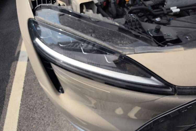 Used Hima Luxeed R7 2025 Range-Extended Version 251 km Max Right Front Headlight