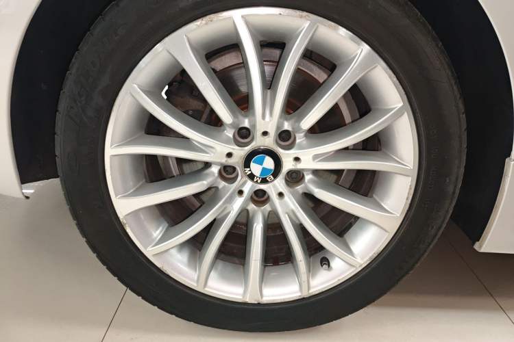 Used BMW 5 Series 2014 525Li Luxury Design Package
