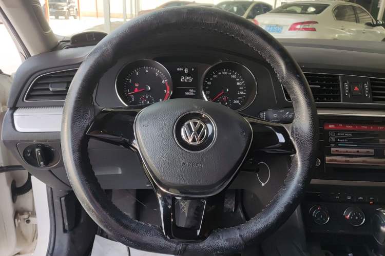 Used Volkswagen Lamando 2015 230TSI DSG Fashion Edition