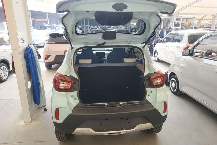 Used Dongfeng NAMMI BOX 2022 Chasing Wind Edition 331 km Standard Model Trunk