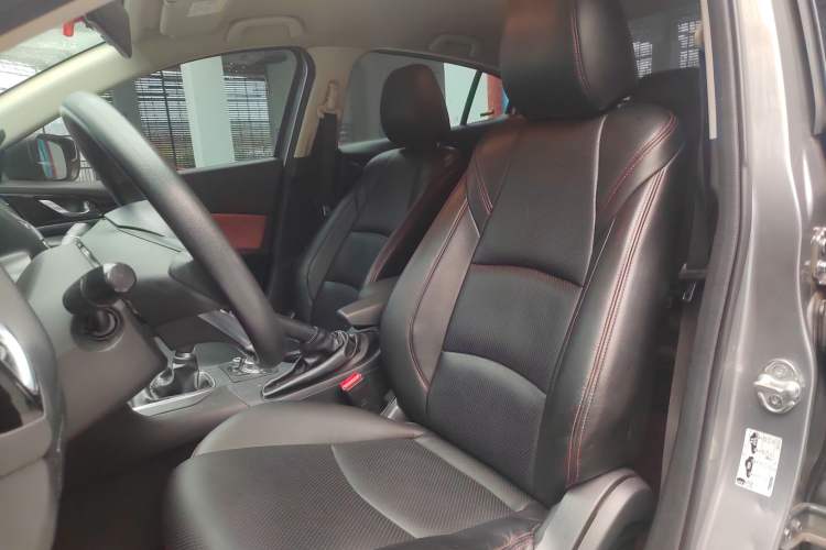 Used Mazda 3 Axela 2014 Sedan 1.5L Manual Comfort Model