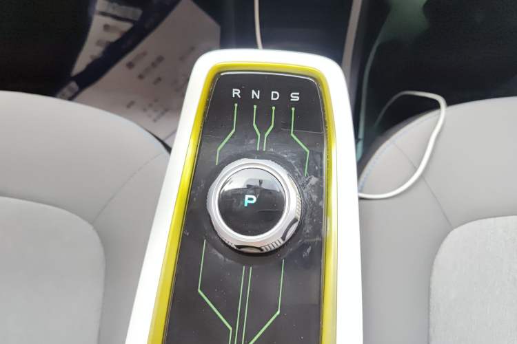Used CHANGAN Benni E-Star 2020 Xinyue Edition Lithium-NMC Gear Lever