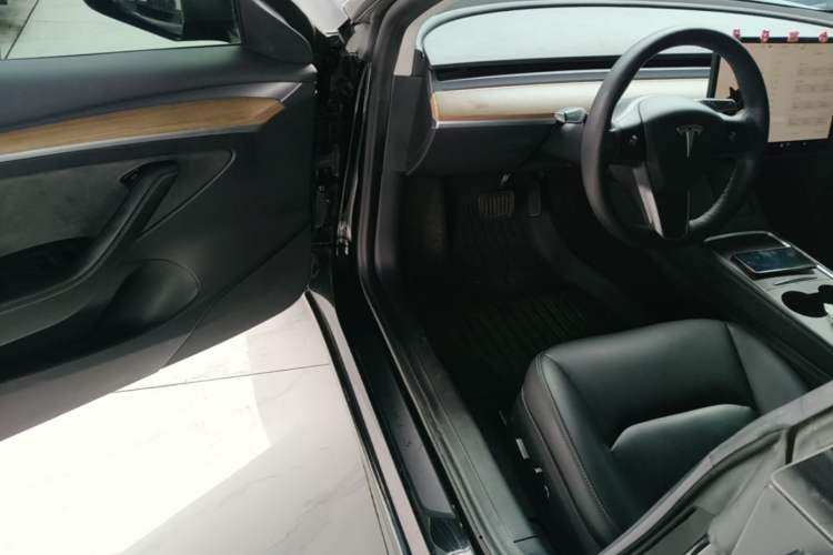 Used Tesla Model 3 2022 Rear-Wheel-Drive Version
