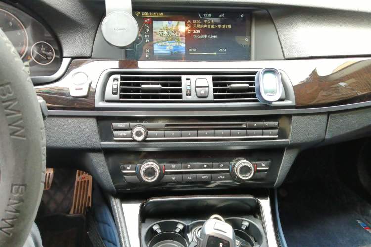 Used BMW 5 Series 2013 525Li Luxury Model