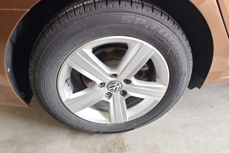 Used Volkswagen Lamando 2015 230TSI DSG Fashion Edition Right Rear Wheel Hub