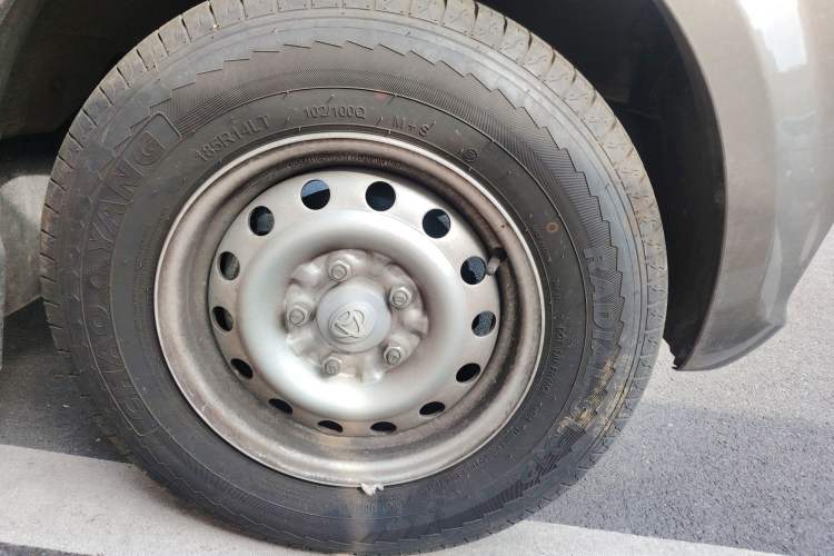 Used CHANGAN KUAYUE Xing V5 2021 1.5L Jinbao Edition Luxury Version JL473QH Right Front Wheel Hub