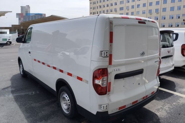 Used SAIC MAXUS EV30 2023 Pure-Electric Smart Logistics Expert with Long Wheelbase Guoxuan