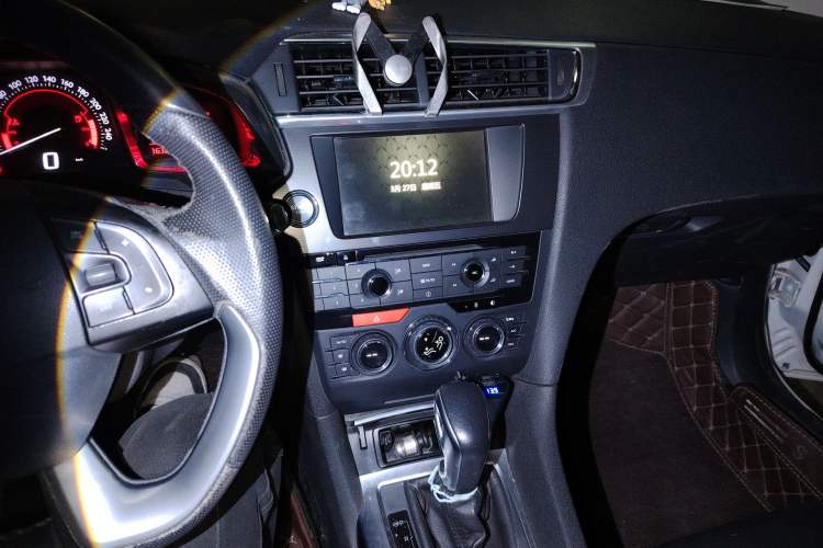 Used DS 6 2016 1.6T Luxury Edition THP160
