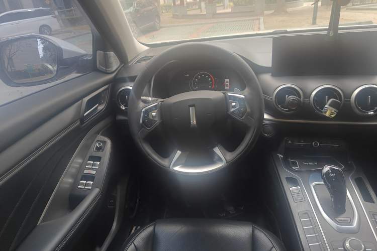 Used Wey VV6 2021 2.0T Two-Wheel Drive Smart Plus
