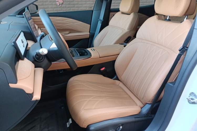 Used Geely Galaxy Galaxy 8 2025 130km EM-i Deluxe Edition