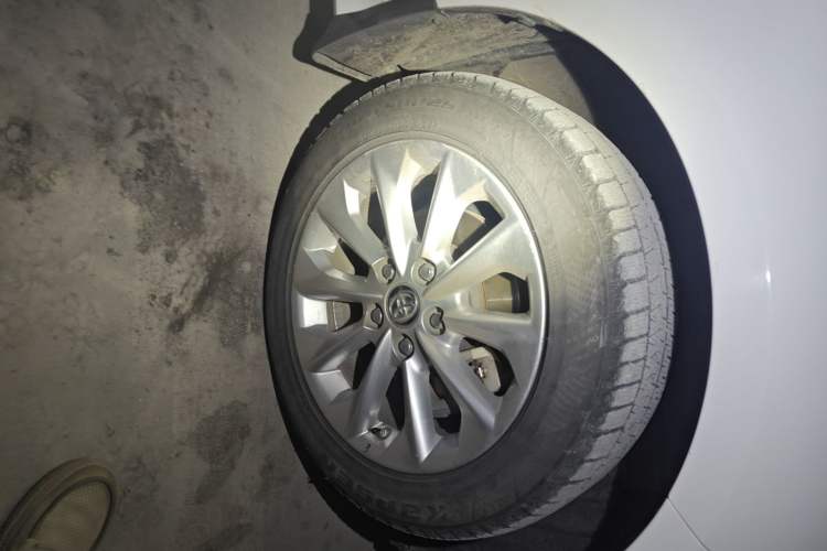 Used Toyota Corolla 2019 Dual-Engine 1.8L E-CVT GL-i Elite Edition Right Front Wheel Hub