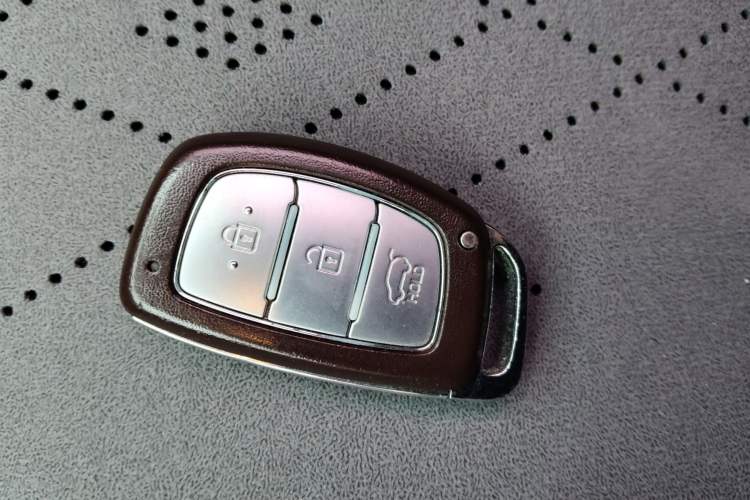 Used Hyundai ix25 2015 1.6L Automatic Two-Wheel Drive Smart GLS Trim Vehicle Key