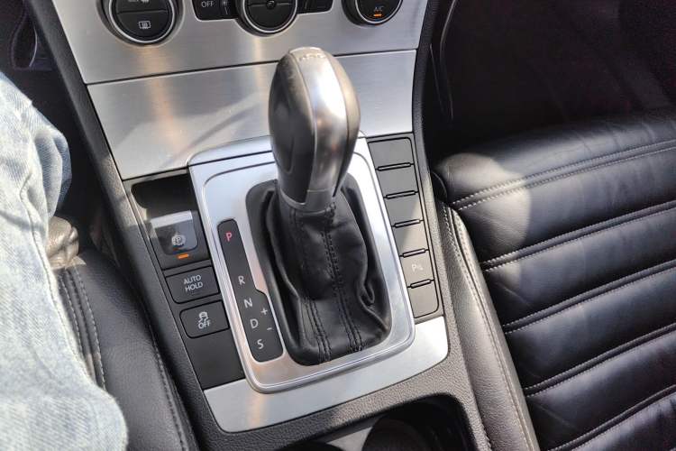 Used Volkswagen FAW-Volkswagen CC 2013 1.8TSI Prestige Model Gear Lever