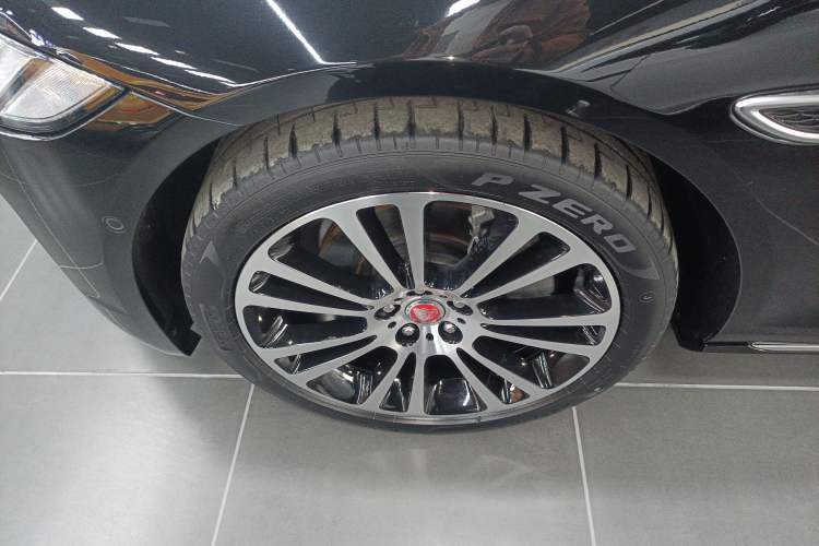 Used Jaguar XFL 2024 2.0T P250 Two-Wheel Drive Prestige Luxury Edition