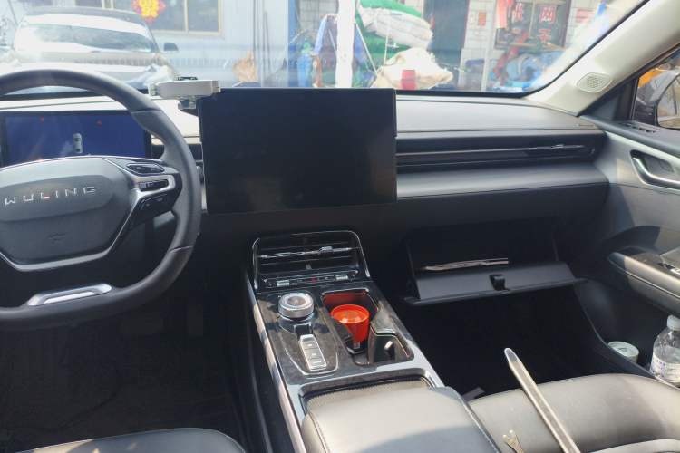 Used Wuling Xingguang 2024 Co-Creation Edition 510 Advanced Model Audio And AC Panel