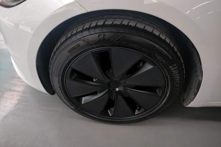 Used Tesla Model 3 2025 Model Revised Rear-Wheel-Drive Version
