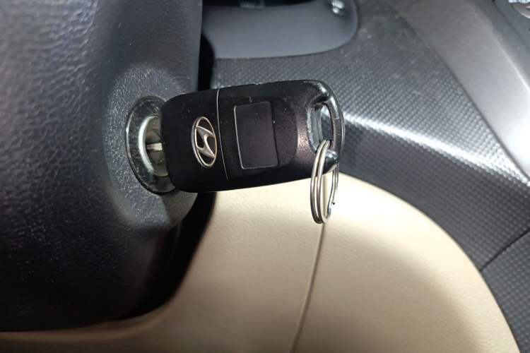 Used Hyundai Verna (older generation) 2014 1.4L Manual Smart GLS Trim