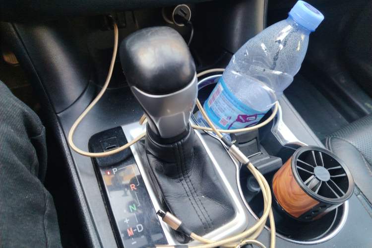 Used Toyota Highlander 2015 2.0T Four-Wheel Drive Luxury Edition 7-Seater Gear Lever