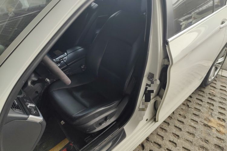 Used BMW 5 Series 2011 523Li Leading Model