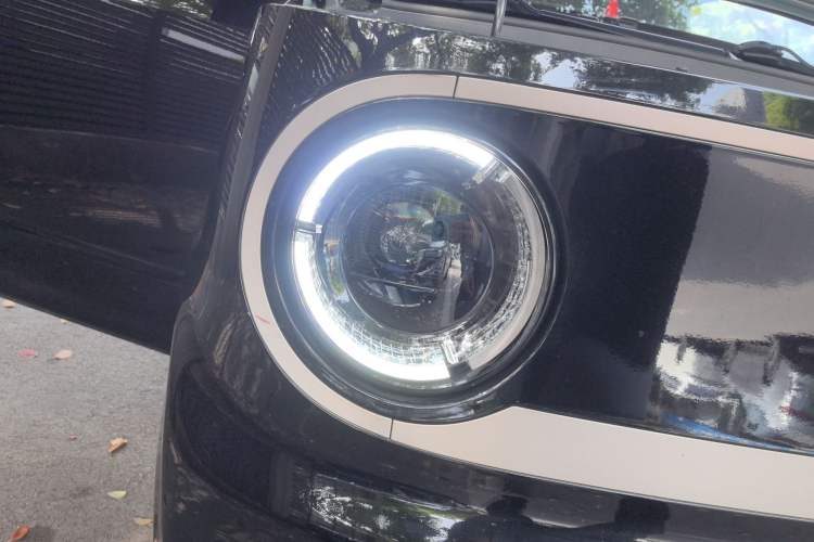 Used Geely Galaxy Panda 2023 Panda Mini 200km Endurance Bear Right Front Headlight