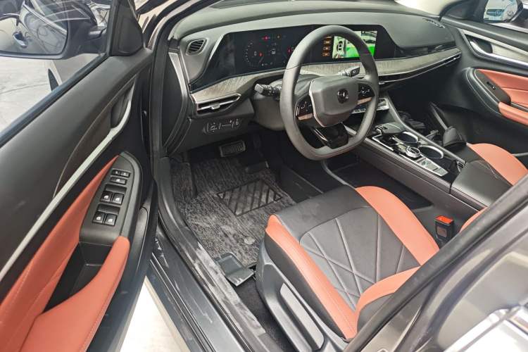 Used CHANGAN Eado 2024 PLUS Blue Whale NE 1.4T GDI DCT High-Energy Edition