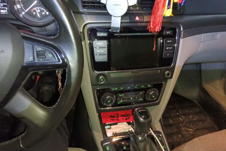 Used Skoda Superb 2013 1.8TSI Automatic Yashi Edition