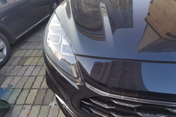 Used Ford Escape 2020 EcoBoost 245 Four-Wheel Drive Titanium Edition Right Front Headlight